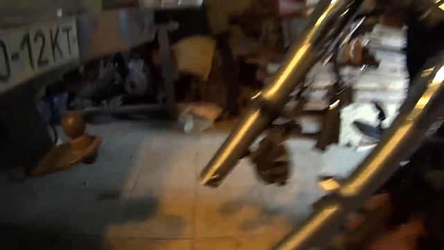 Yamaha XVS 1100 Front Fork Oil Change смотреть онлайн