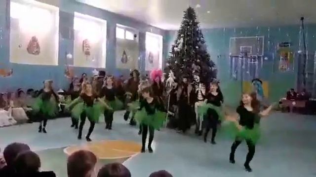 #елка #новыйгод #кикиморы смотреть онлайн