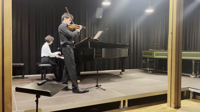 Korngold Violin Concerto: I. Moderato Nobile, II. Romance смотреть онлайн