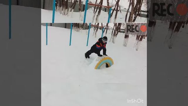 Тренировка на улице,отжимание,подтягивание,присиданее. смотреть онлайн