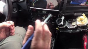 Замена лампочек подсветки регуляторов отопителя на Тойоте Королле 150 кузов ,