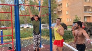 Заруба с Алексеем Шредером (подтягивания с гирей +32 кг)