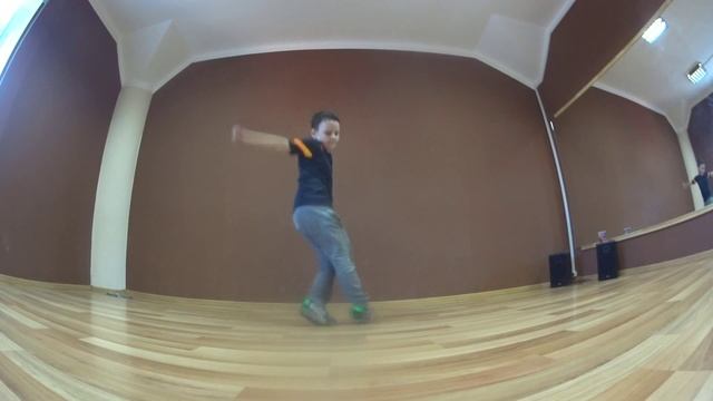Break dance (брейк данс) в Мастерской Танца (Фристайл на тренировке) смотреть онлайн