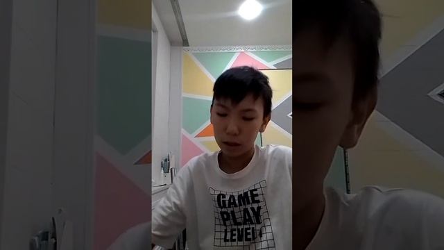 я обещал вам чтобы я вам расскажу как я придумал свой канал. его название