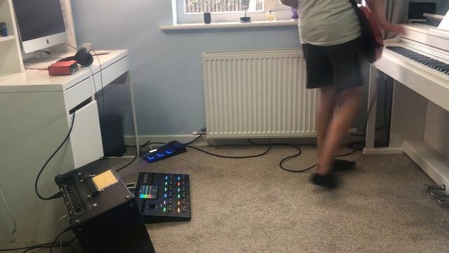Original Loop Song using the Headrush looperboard смотреть онлайн