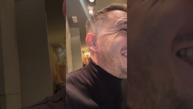 Mama cu Dorina vor vinde ouă / Emilian Crețu смотреть онлайн