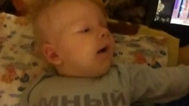 Сын агукает.В конце реакция-РЖАКА!!! смотреть онлайн