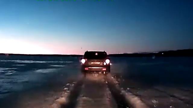 Гранд Чероки по льду 09.04.15 Едем с рыбалки. смотреть онлайн