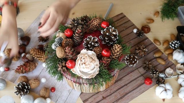 Christmas composition of cones / Рождественская композиция из шишек / DIY Tsvoric смотреть онлайн