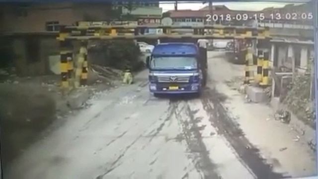 Смертельный случай на производственной базе смотреть онлайн