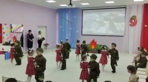 Танец Идет солдат по городу (Слова: М. Танич, Музыка: В. Шаинский)