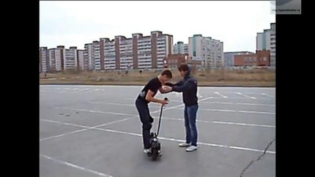 Как научиться кататься на мотоскейте.mp4 смотреть онлайн