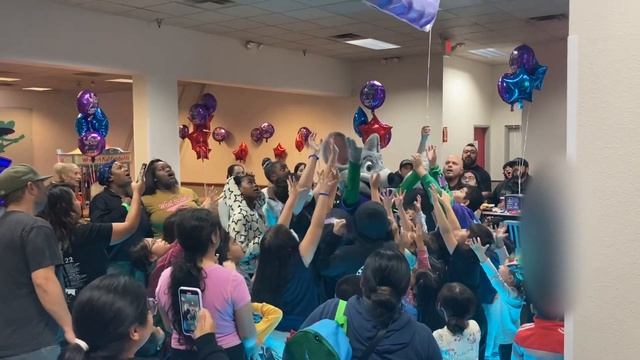 Chuck E. Cheese Chino, Ca Grand Reopening! смотреть онлайн