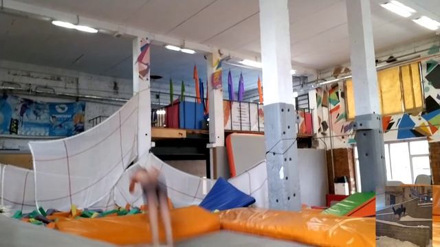 пол винта в заднее сальто,повторение? смотреть онлайн