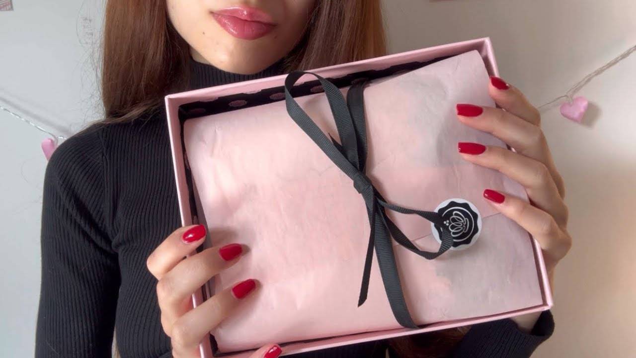 💝 Dream ASMR ~ [АСМР] Распаковка косметических наборов (шепот, постукивание, хруст) смотреть онлайн