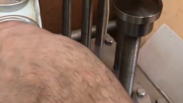 Машина укупорочная (закатка жестяных банок) ИПКС-127УЗ смотреть онлайн