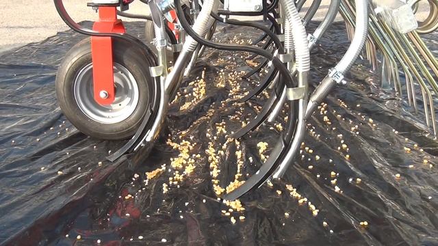 Пневматическая сеялка точного высева «TP-TURBO-JET SUPER » смотреть онлайн