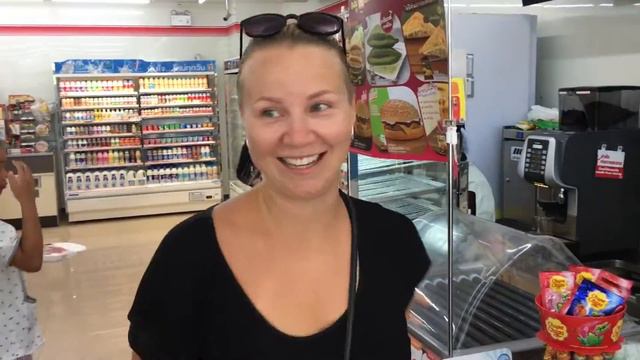 Seven Eleven 7/11 берем что хотим НА ХАЛЯВУ (Хуахин) смотреть онлайн