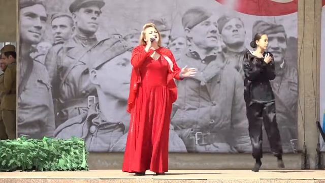 песня Месяц май в моём исполнении и хореографическая группа Жуллыз День Победы город Абай 2022 смотреть онлайн