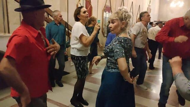 Каблучками тук-тук-тук... 05.11.23 смотреть онлайн