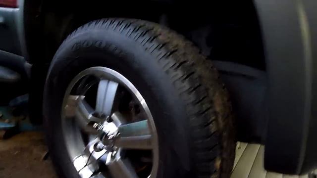 Viki the 2001 Ford Escape Oil Leak Fix Pt1 Leadup to pan removal смотреть онлайн