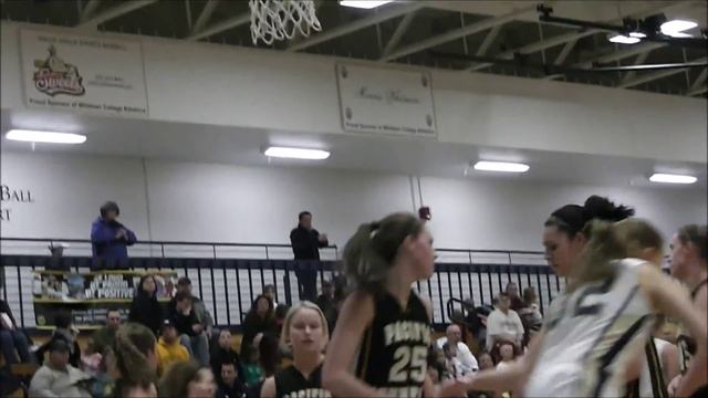 Whitman College Women's Basketball: #32 Anna Forge fast-break lay-up смотреть онлайн