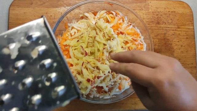 САЛАТ из молодой капусты с яблоком // Как приготовить вкусный салат за 5 минут смотреть онлайн
