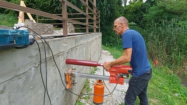 АЛМАЗНОЕ БУРЕНИЕ.Отверстие под ливнёвки 1 часть смотреть онлайн