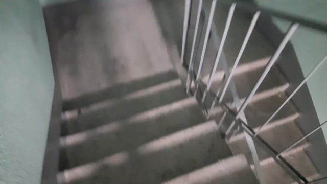 ОБЗОР ПОДЪЕЗДА В ДОМЕ ДРУГА. ЧАСТЬ 2 смотреть онлайн