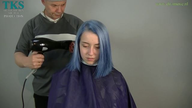 A straight bob, new blue color and nape tattoo! Pleun by T.K.S. смотреть онлайн