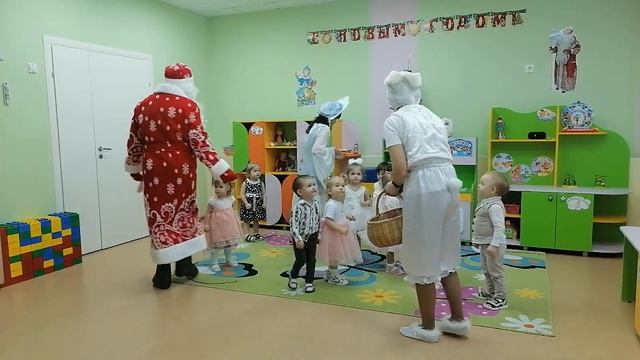 Новогодний утренник в 1 младшей группе. Группа №1. смотреть онлайн