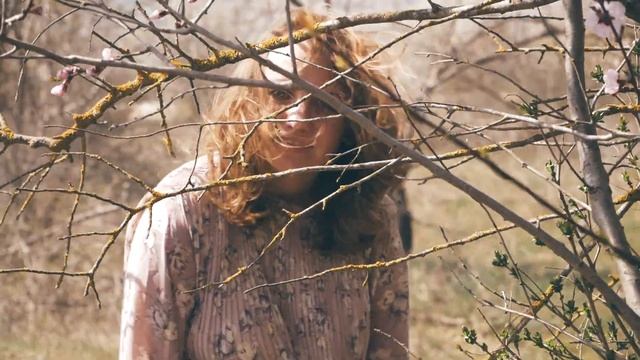 SPRING / portrait Anna / Panasonic G80 смотреть онлайн