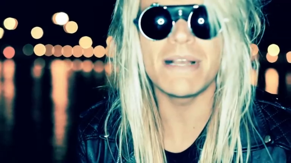 The Local Band - Sunglasses at Night смотреть онлайн