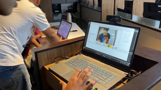 Facial Recognition Attendance System using JAVA OpenCV MySQL смотреть онлайн