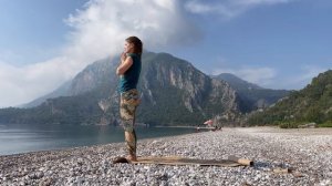 йога на природе.  Утренняя йога.  Юлия Калиновская