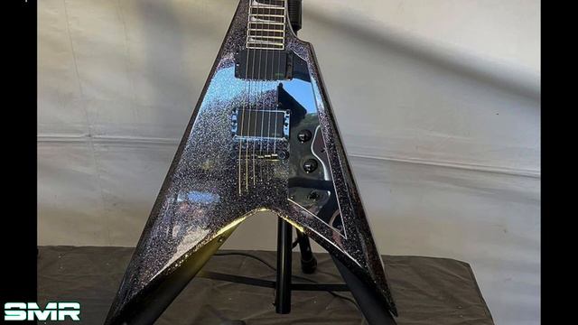 ANOTHER KIRK HAMMETT SIGNATURE GUITAR! MY REACTION! смотреть онлайн