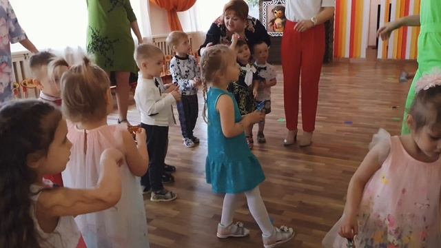 Выпуск из яслей в детский сад. 37 Железногорск смотреть онлайн