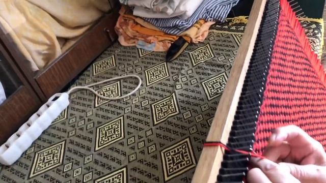 Мастер-класс «Плетение коврика на рамке». Часть-2 смотреть онлайн