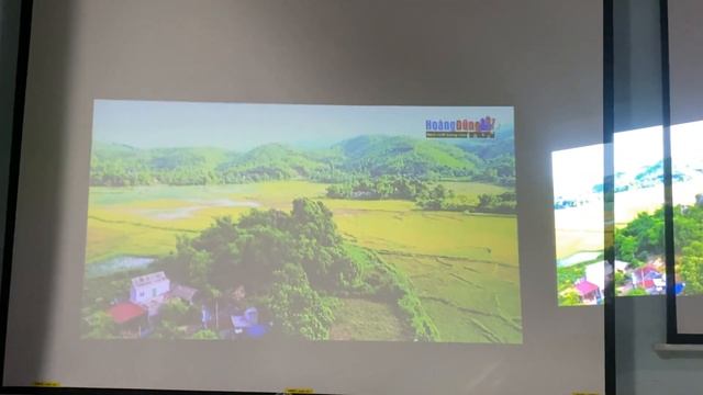 So Sánh Máy Chiếu Mini Và Máy Chiếu Thông Thường | Con Voi Và Con Rắn, Con Nào Mạnh Hơn?