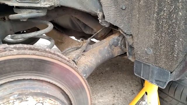 Toyota Auris 2007 rear beam replacement, M.O.T and clean up. смотреть онлайн