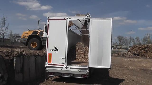 STAS BioSTAR загрузка щепы в полуприцеп с подвижным полом смотреть онлайн