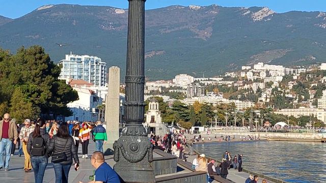 Ялта набережная 13.11.2022 / Жизнь в Ялте смотреть онлайн