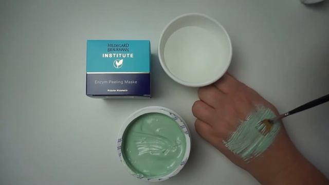 Hildegard Braukmann / Institut Enzym Peeling Maske / Bestkosmetik stellt vor смотреть онлайн