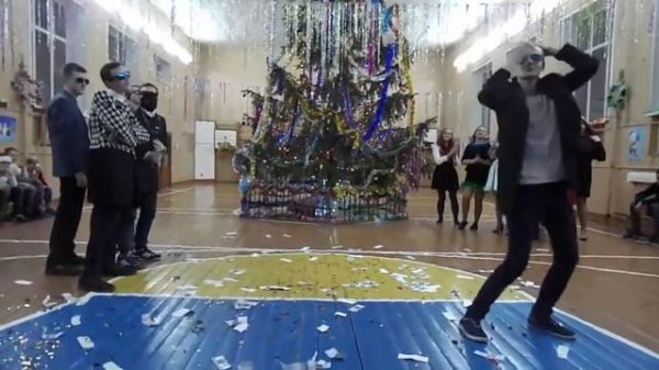 Новгодний флеш-моб 10 класс