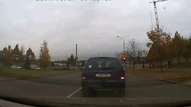 Автомобильный регистратор Jagga DVR 1350SAM день 640x480 смотреть онлайн