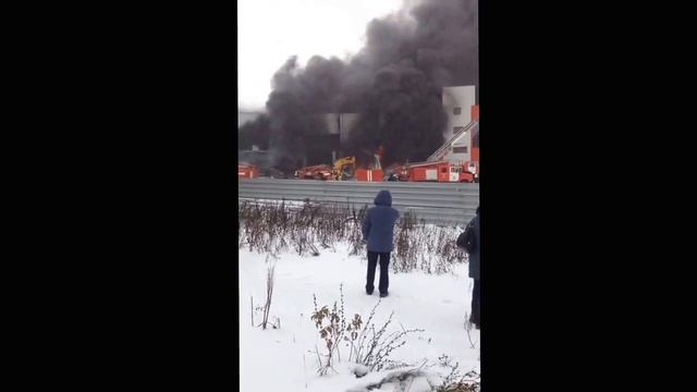 Пожар ижевск (ТЦ ИТАЛМАС) 22.10.2014 смотреть онлайн