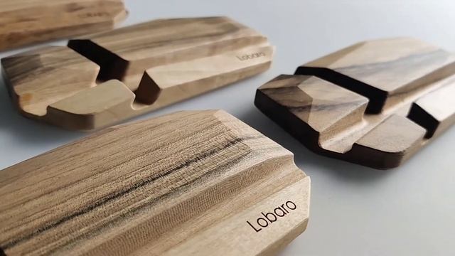 Подставка для телефона LOBARO из дерева "грецкий орех". смотреть онлайн