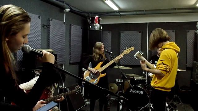 Никто Не Пострадал - I Know (cover Placebo) смотреть онлайн