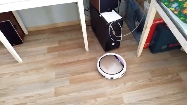 Так ездит пылесос Ilife V5s