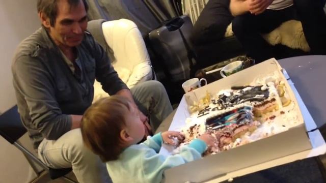 бари алибасов кормит тортом На-На Сашу Архангельского смотреть онлайн